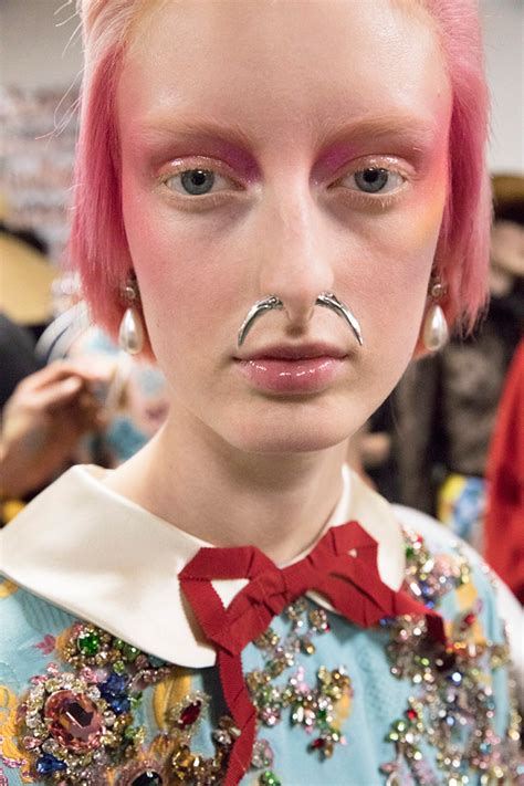 gucci runway 2018 makeup